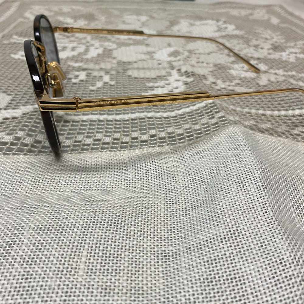 New Bottega Veneta round Intrecciato sunglassses - Picture 5 of 10